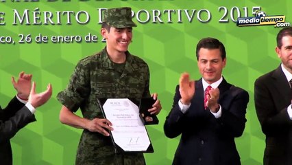 Sin tres ganadores, Peña Nieto entregó el PND 2015