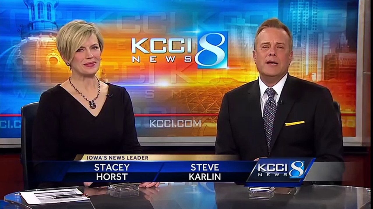 Il rénove sa maison puis découvre ça dans un mur, il court vite chercher sa femme!