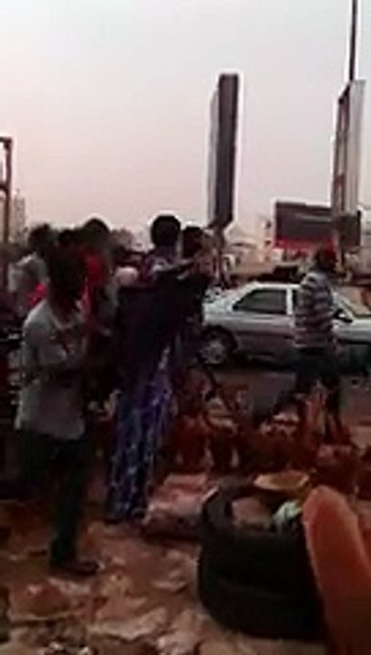 Un fans de Waly lynché à liberté 6, pour avoir porté un sac à femme