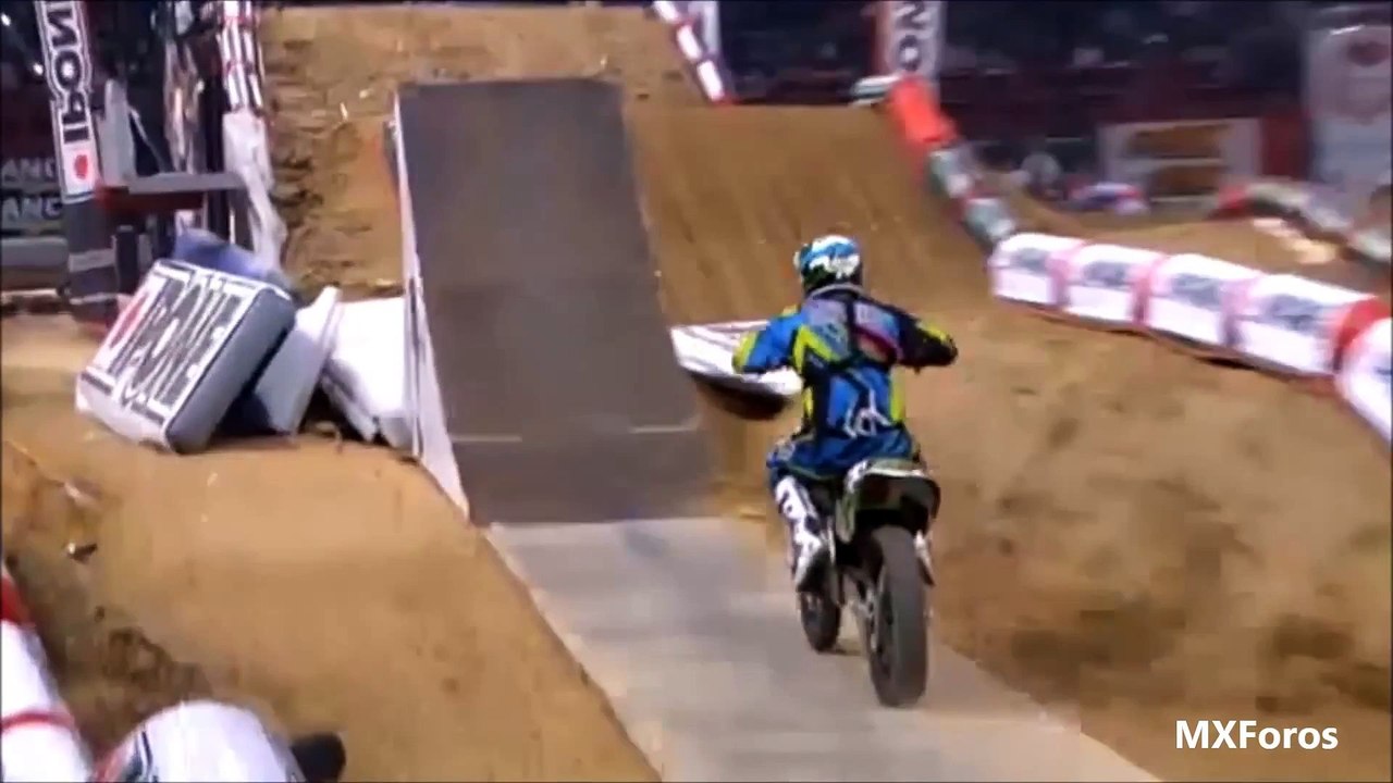 Incroyable Whip 180 de Edgar Torronteras - FMX Supercross Bercy 2012