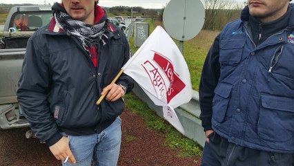 Blocage de l'A84 par les agriculteurs - Guilberville, Manche