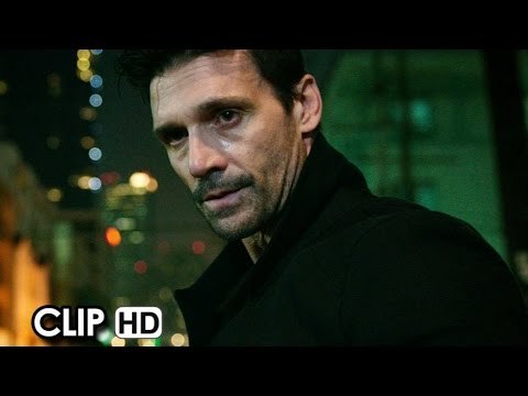 Anarchia - La Notte del Giudizio Clip Ufficiale 'Fuga nelle strade' con sottotitoli in italiano HD