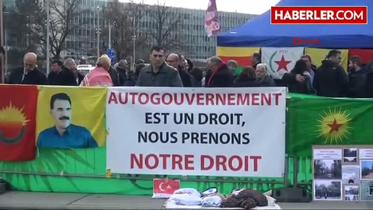 Pyd, Cenevre BM Binasının Önünde BM ve Türkiye?yi Protesto Etti