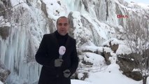 Erzincan - Girlevik Şelalesi Buz Dağına Dönüştü