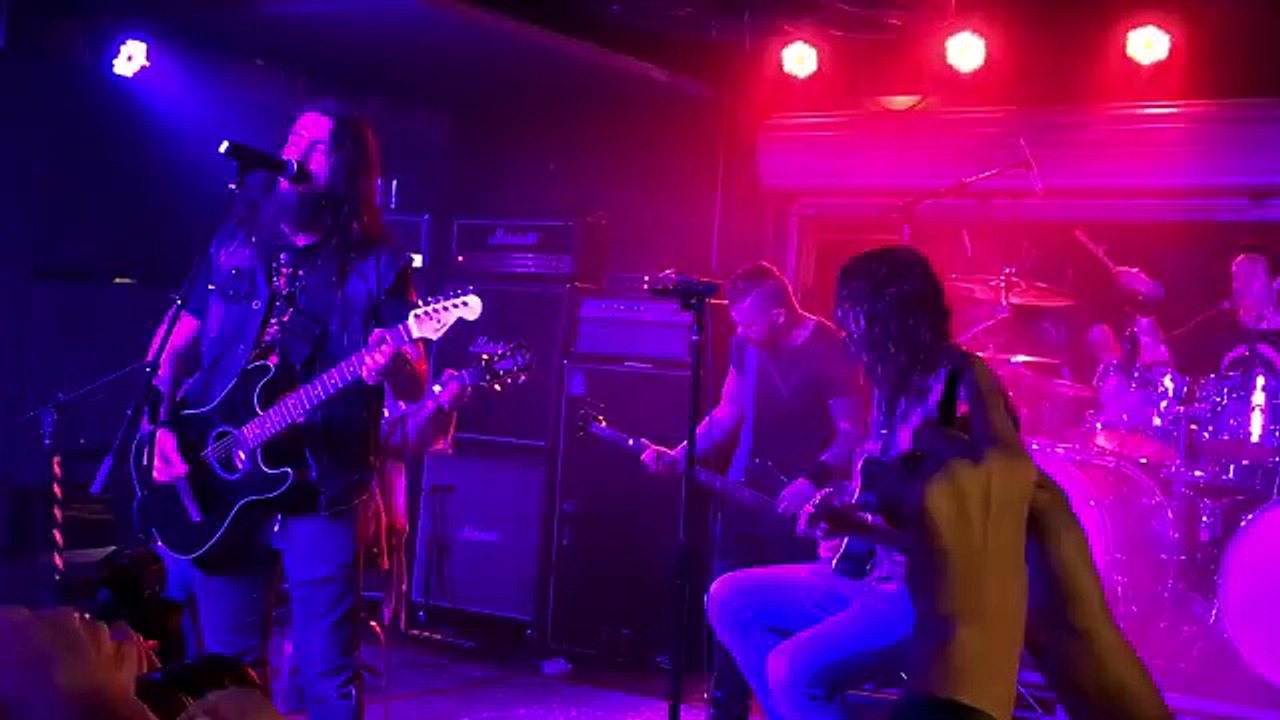Robb Flynn - Wish You Were Here (Pink Floyd Cover with Dave Grohl at Lucky Strike  Dimebash)