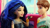 Descendants Mal Kidnapped by Audrey and Chad. DisneyToysFan