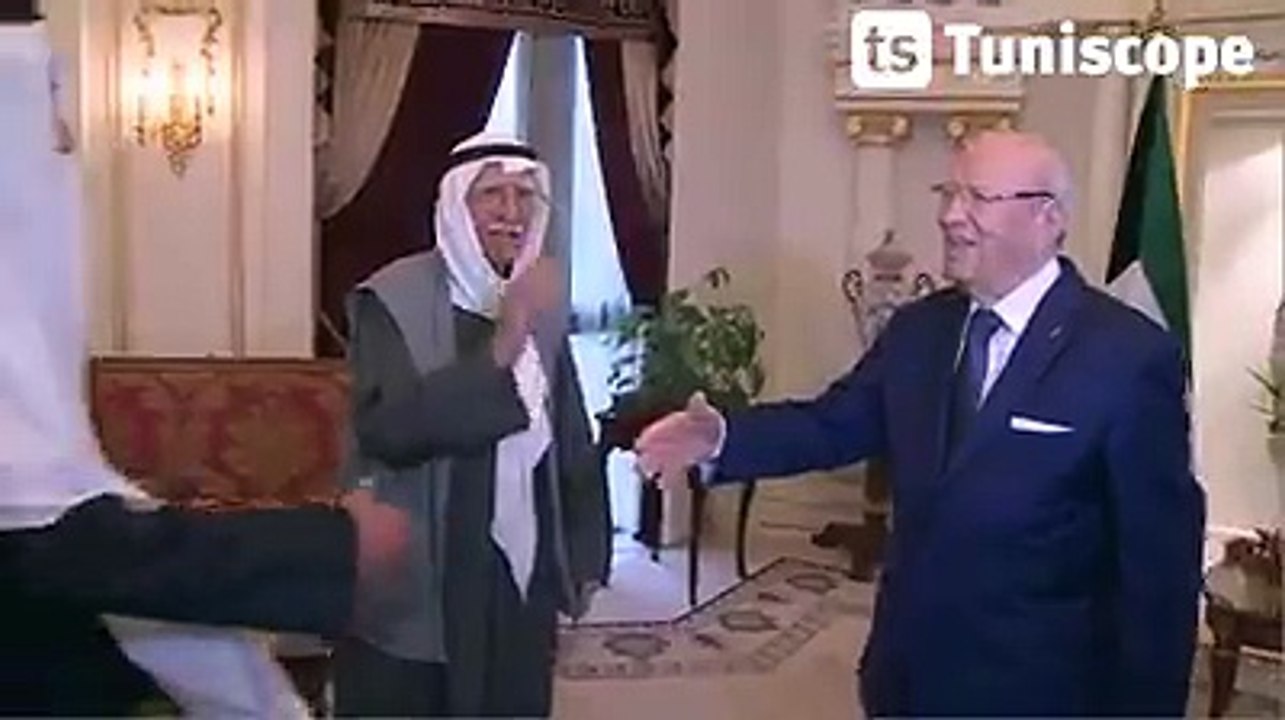 الباجي قايد السبسي يفرك فيهم في الكويت "الى المرزوقي ههههههههههه