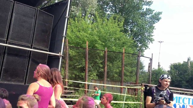 vMetro - «Misirlou» (к/ф «Криминальное чтиво») (фрагмент) (Фестиваль красок Холи, 07.07.2013) (И.Монахов)