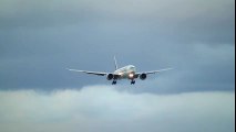 Qatar Airways Boeing 777-200LR Crosswind Landing at Kansai  Crosswind Landing