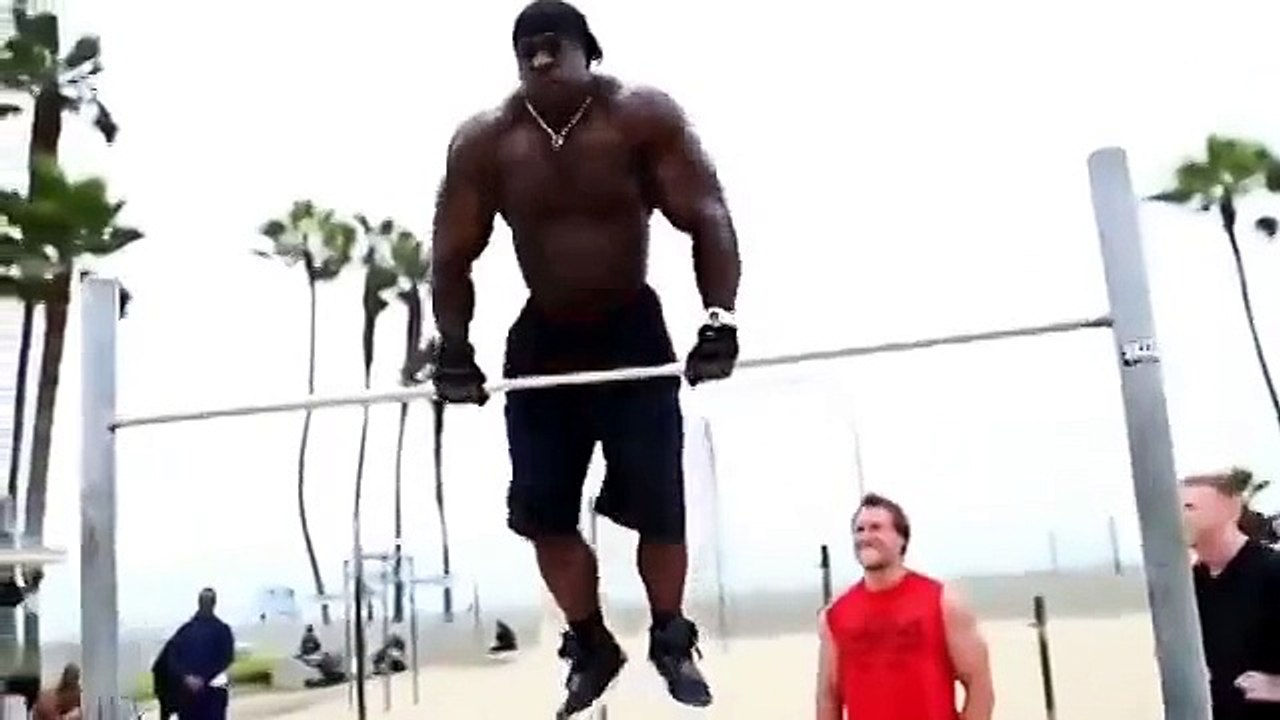 Качок на турнике. ВОТ ЭТО ДА!!!!