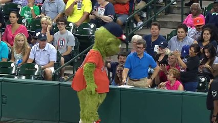 Este-Seguridad-Le-Dio-Una-Buena-Leccin---Edward-Marc-Show-fbdown.net