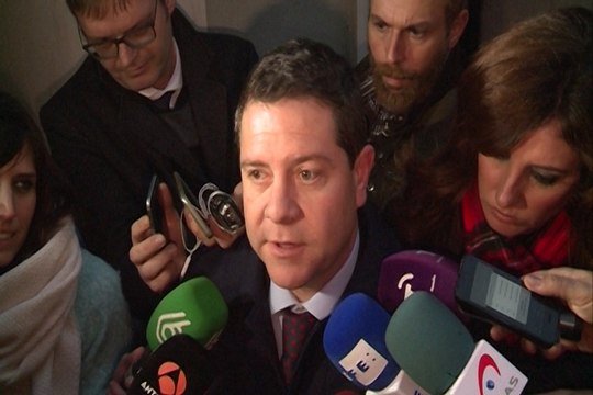 Page ve constructivo un pacto con Podemos y C's
