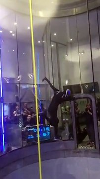 Il gagne un concours de chute libre en simulateur