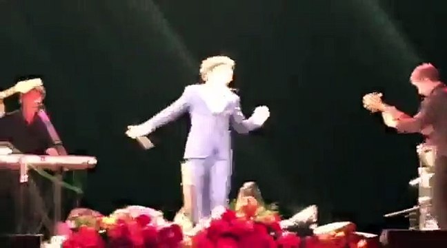 «I Was Made For Loving You» (фрагмент) А.Бон (С.-Петербург, 30.04.2015) (Екатерина Боярская)