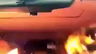 [Vidéo D-Jéry 2.0]:Une voiture prend feu, en roulant, à Dieuppeul avec à lintérieur 350 0