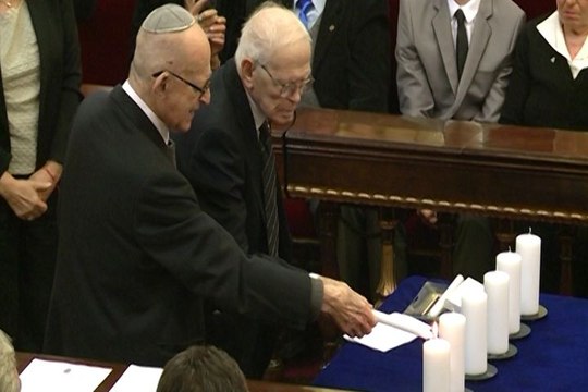 Gobierno y comunidad judia conmemoran liberación Auschwitz