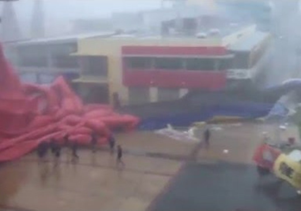 World's Tallest Inflatable Slide "Big Wedgie" Breaks Loose During Storm