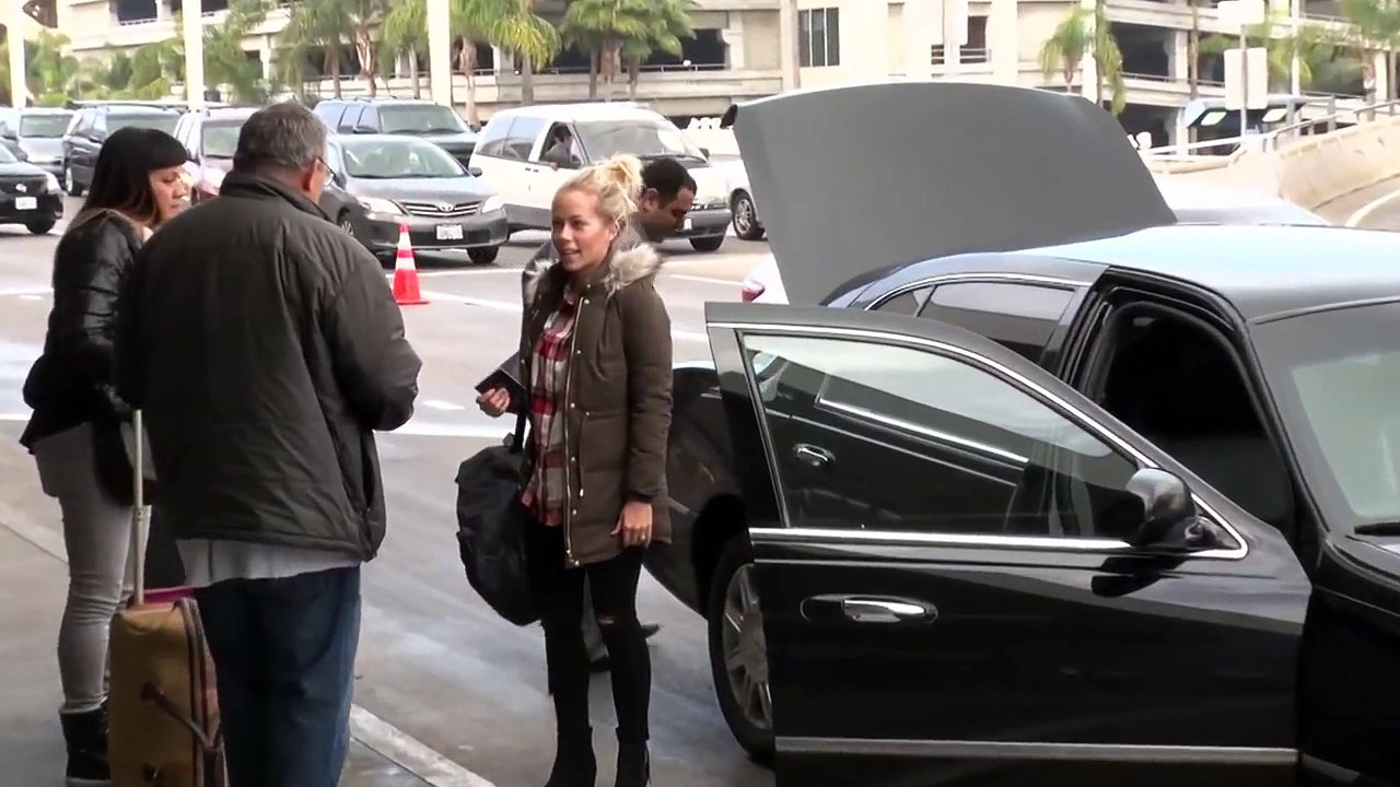 Guess Who Kendra Wilkinson Thinks Should By $200M Piss Smelling Playboy Mansion!