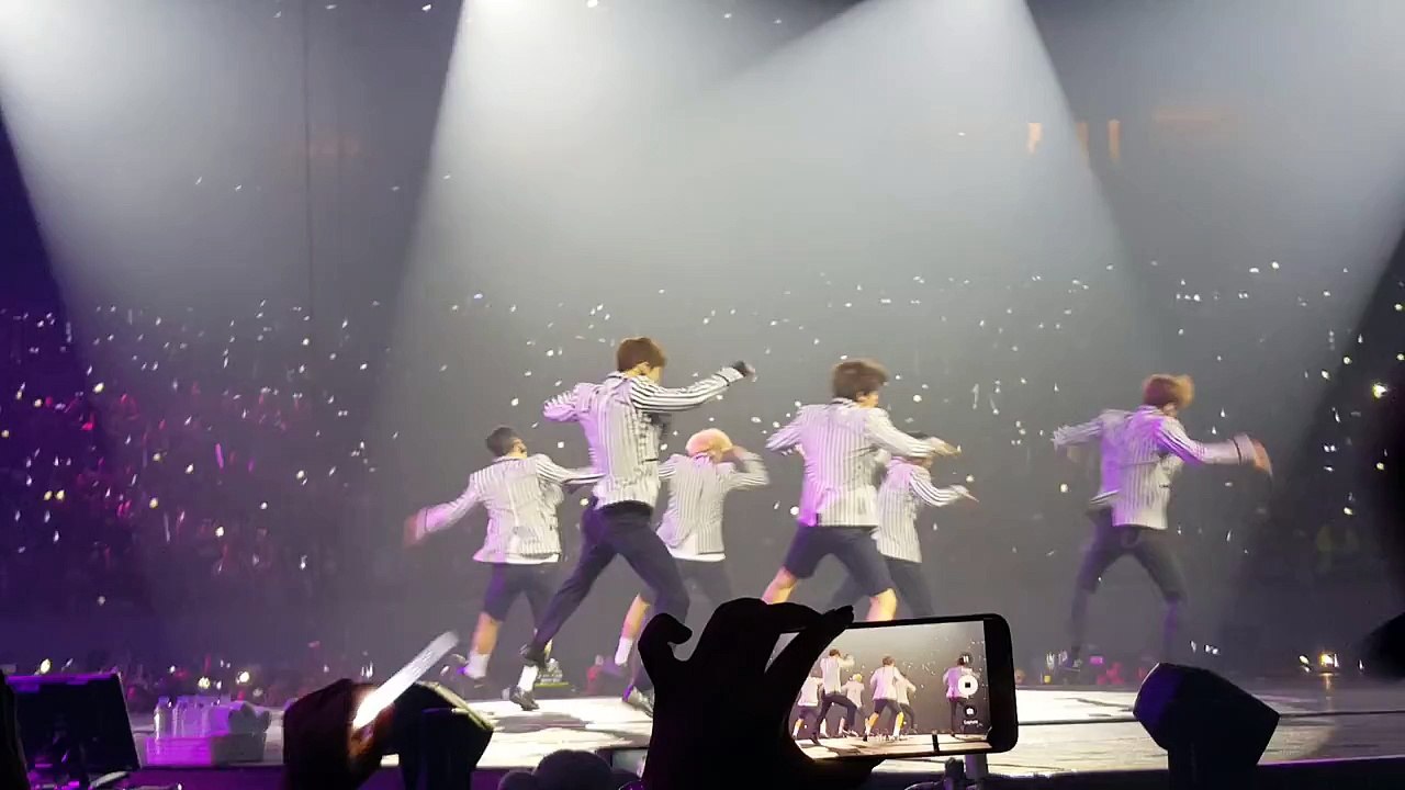 [FANCAM] EXOluXion in Manila 160123 Growl