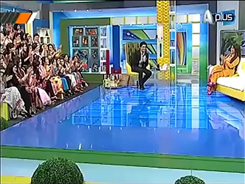 Reema and Sahir Lodhi are Doing Kisses and Hugs in a Live Show