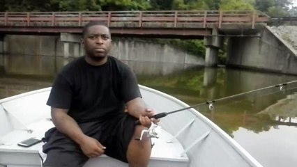 Boater Pulls Hilarious Waterfall Prank