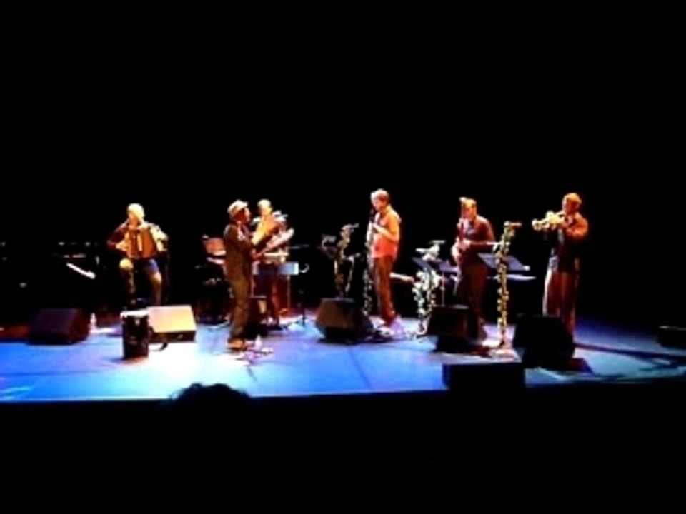 André Minvielle à Voix de fête (extrait 2)