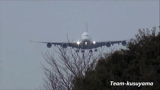 Thai Airways A380 crosswind landing at Narita Airport. Crosswind Landing