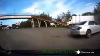 Russian Road Rage and Car Crashes 2015 || TNL