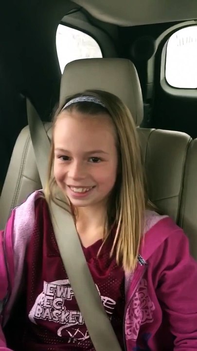 Cette petite fille est super contente d'aller voir Donald Trump... ???