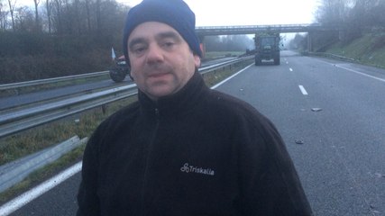 RN 12 : deuxième journée de barrage à Plounévez-Moëdec