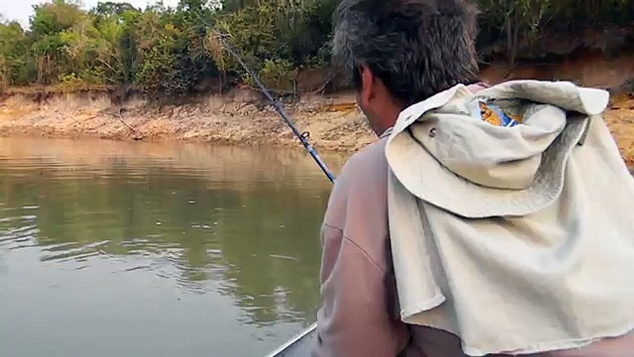 PESCANDO UM PEIXE EL TRICO