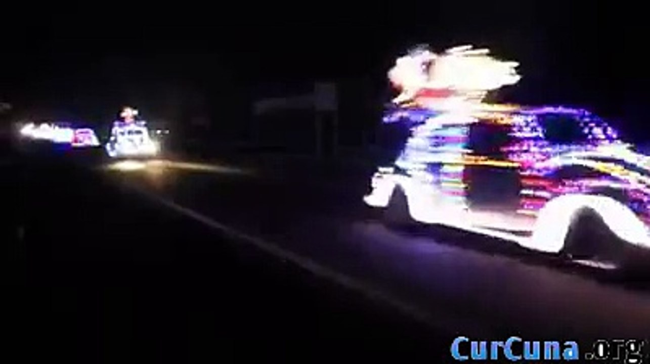 Arabaları yılbaşına hazırlamışlar süper olmuş