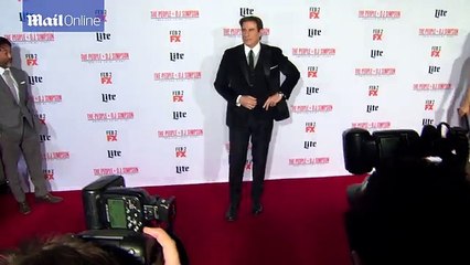 David Schwimmer and Zoe Buckman cuddle up on the red carpet _ Daily Mail Online