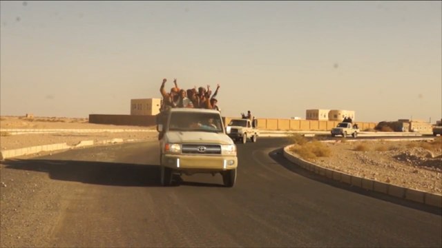 الجيش اليمني يعزز جبهات القتال بكتائب عسكرية بالجوف