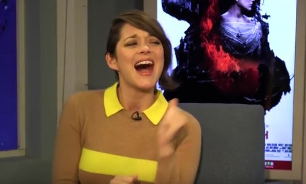 Marion Cotillard chante Baby One More Time de Britney Spears