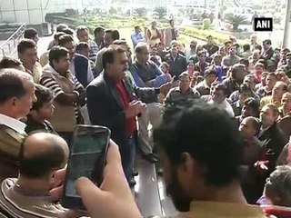 Workers gherao north MCD Mayor office