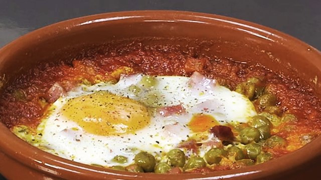Huevos al plato al microondas - Receta fácil