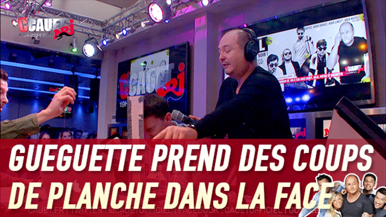 Gueguette prend des coups de planche dans la face - C'Cauet sur NRJ