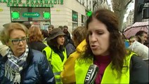 Reportage sur la fabrication des installations aux Grands Ateliers pour la Fête des Lumières 2014.