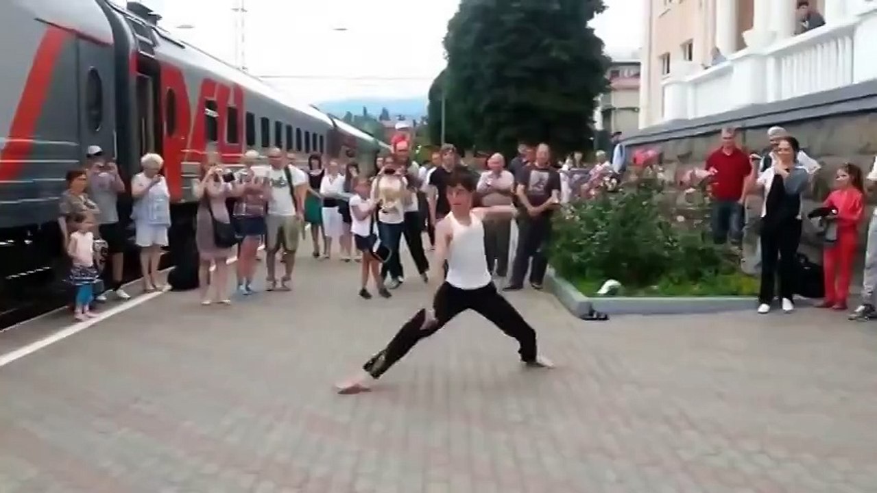 Вот что значит ехать в одном поезде с кавказцами