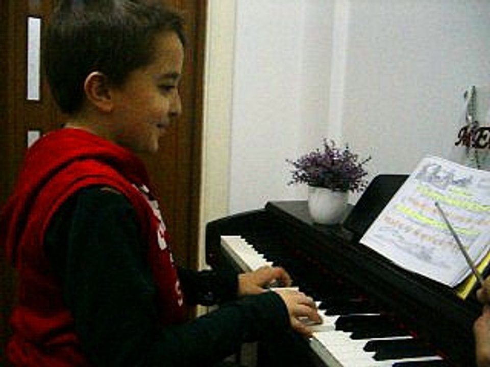 PİYANO DERSİ_ MEDARMONİ SANAT AKADEMİSİ_ www.medarmonisanat.com