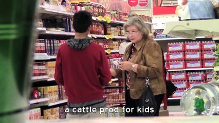 CHRISTMAS SHOPPING PRANK WITH MOM