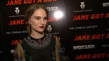 Natalie Portman Stuns At 'Jane Got A Gun' Premiere