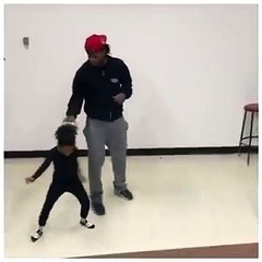 Omggggg baby girl dancing with dad & killing it.