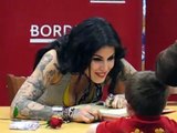 Little-Boy-shows-Kat-Von-D-his-tattoo