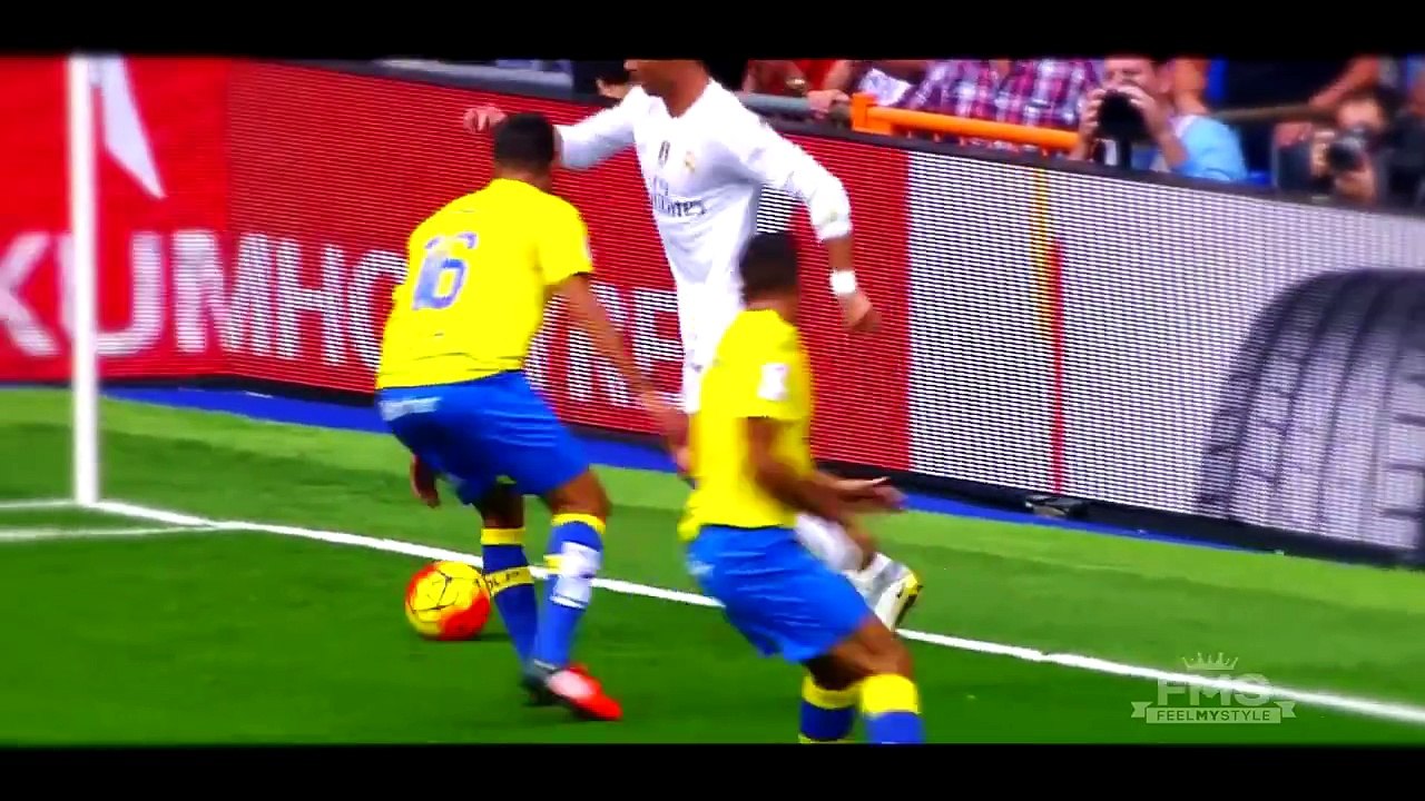 Cristiano Ronaldo ► 2016 -Crazy Skills ● Tricks ● Dribbles ● 20Crazy Skills ● Tricks ● Dribbles ● 20- 2016  HD -  Amazing TeamPlay Goals ● Perfect Combinations  Skills - Tricks - Goals  HD