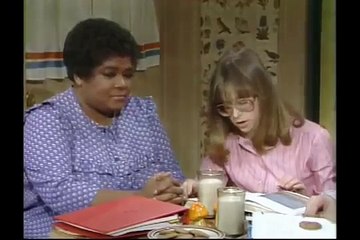 Gimme a Break S1E01 Katie the Crook