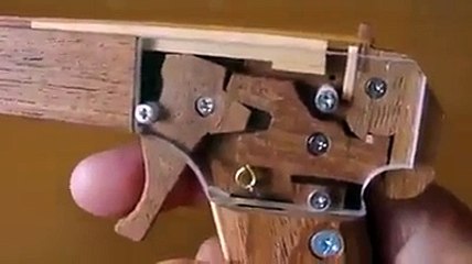 Mükemmel Yapılmış Lastik Silahı