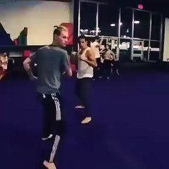 woww Une prise digne de Tekken 4 !!!!!