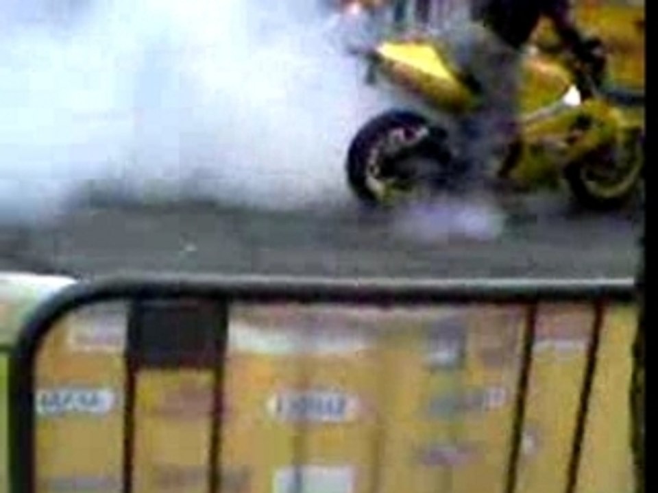 Burnout dark dog moto tour 2006 a reims